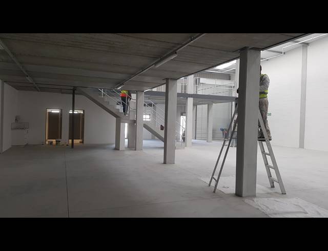 470M² FACTORY FOR SALE IN STIKLAND